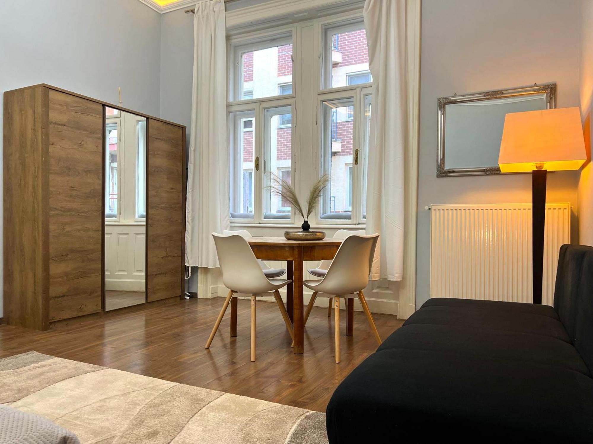 V6 Apartment By Small Home Budapest Eksteriør billede