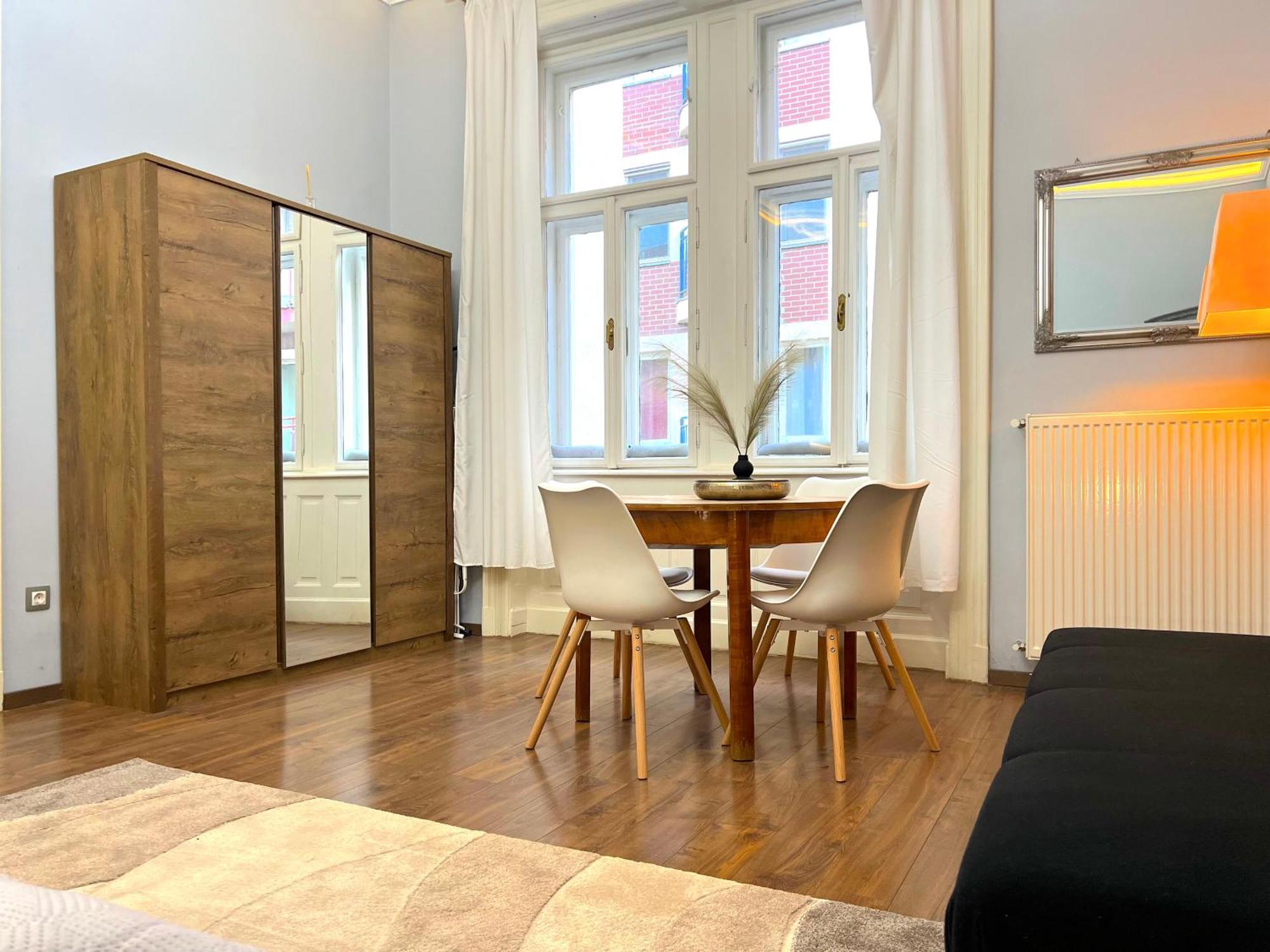 V6 Apartment By Small Home Budapest Eksteriør billede
